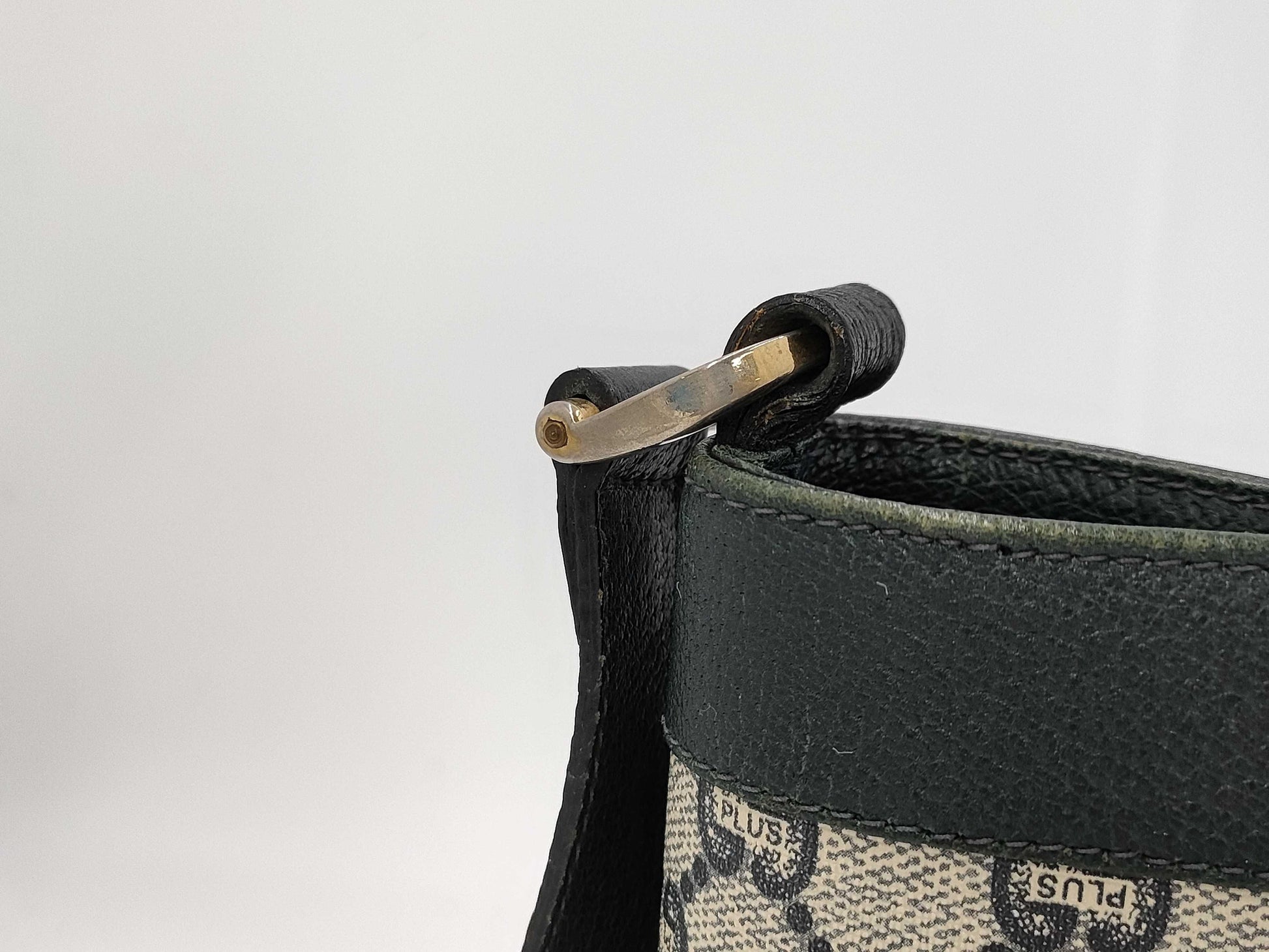 GUCCI GG Plus Bucket Shoulder Bag