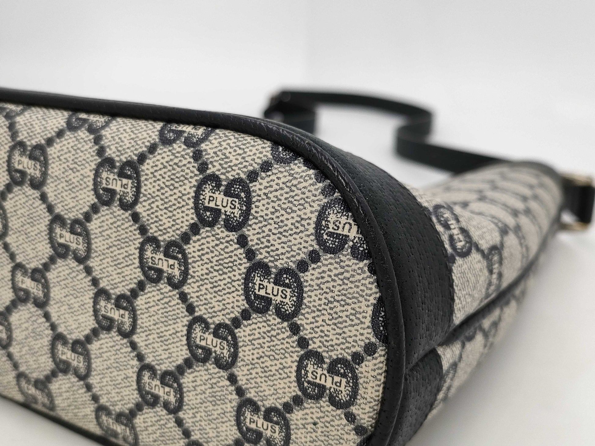 GUCCI GG Plus Bucket Shoulder Bag