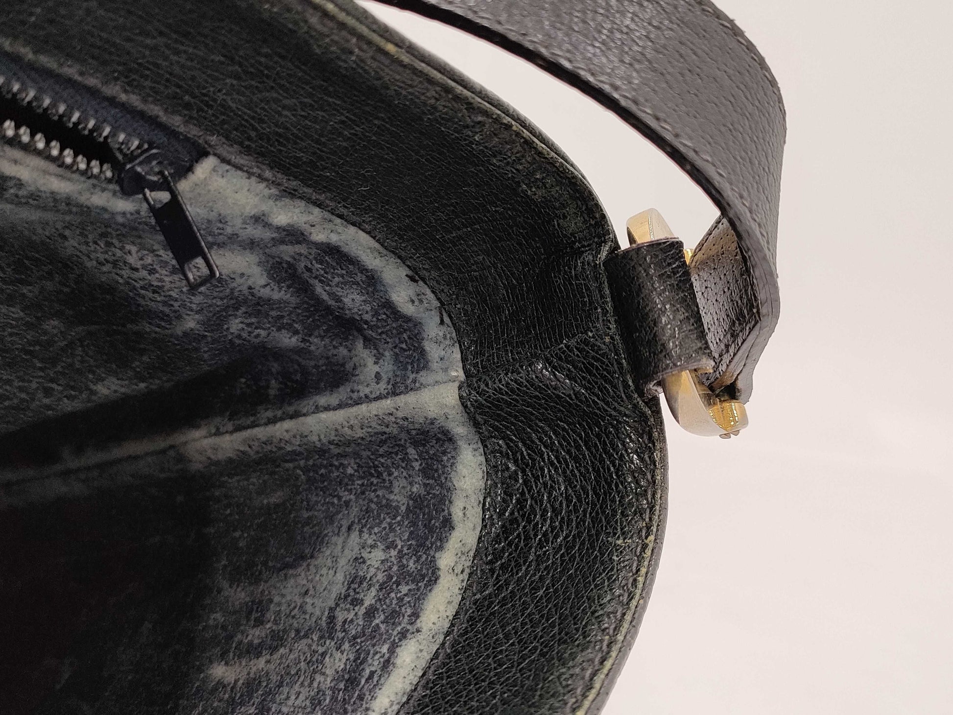 GUCCI GG Plus Bucket Shoulder Bag