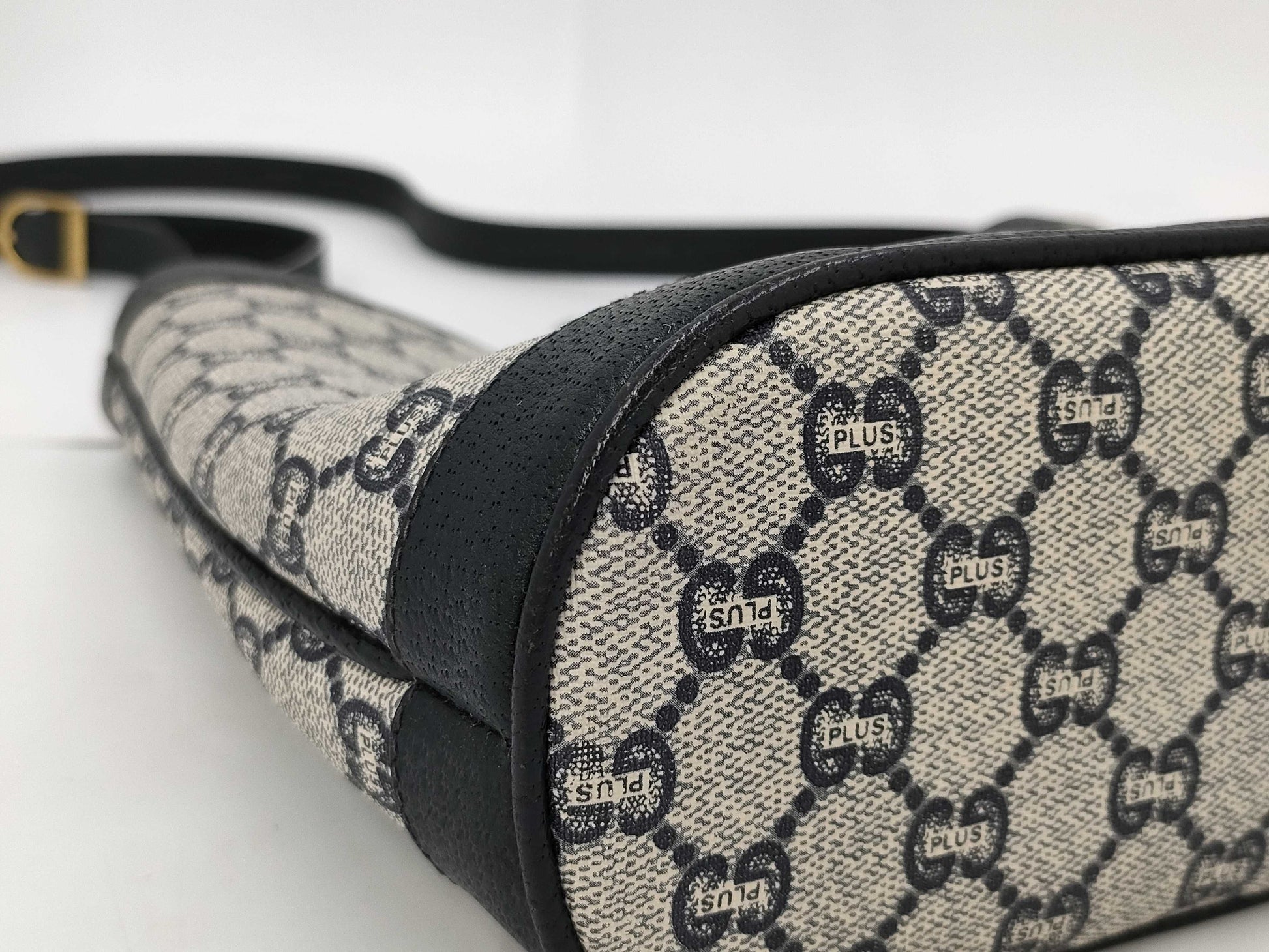 GUCCI GG Plus Bucket Shoulder Bag