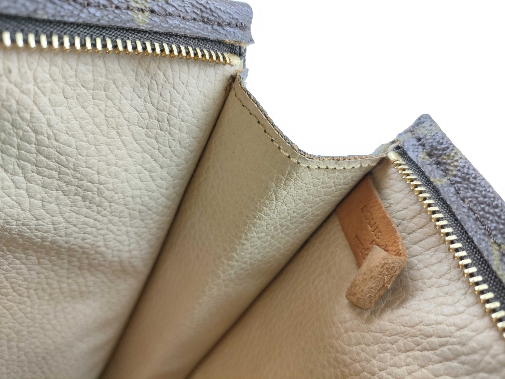 LOUIS VUITTON Monogram LOUIS VUITTON Bag Pouch
