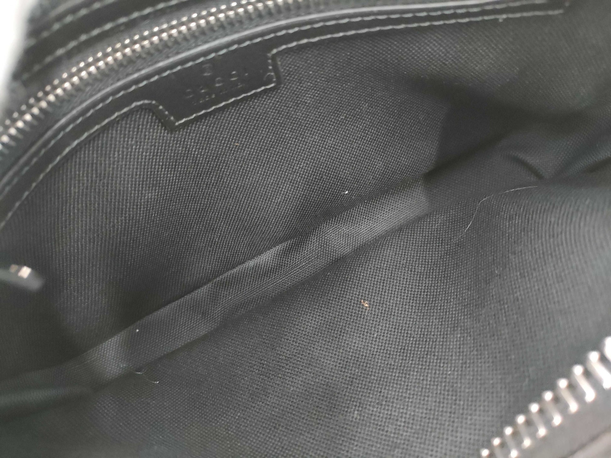 GUCCI GG Supreme Body Bag Bag