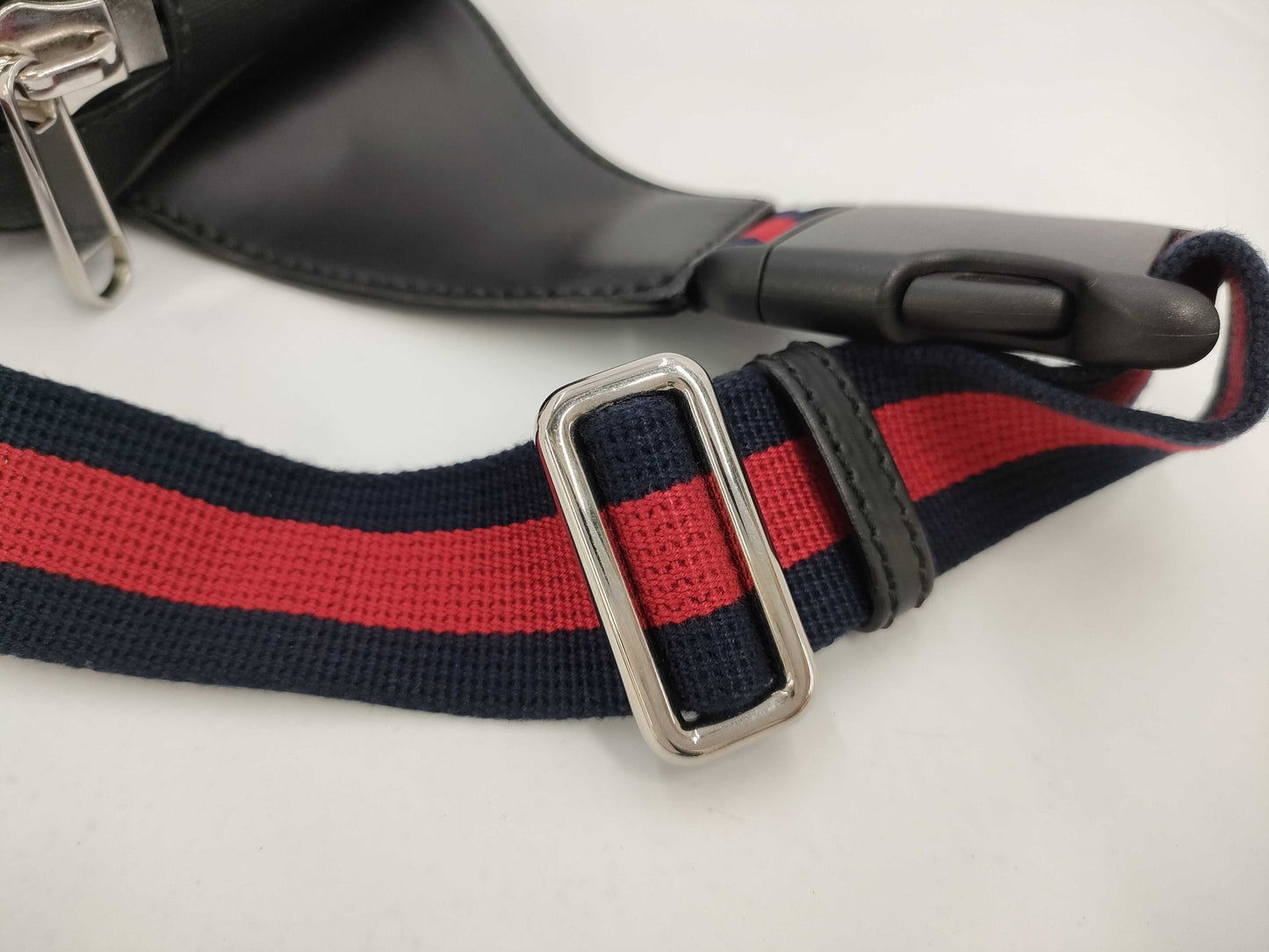 GUCCI GG Supreme Body Bag Bag