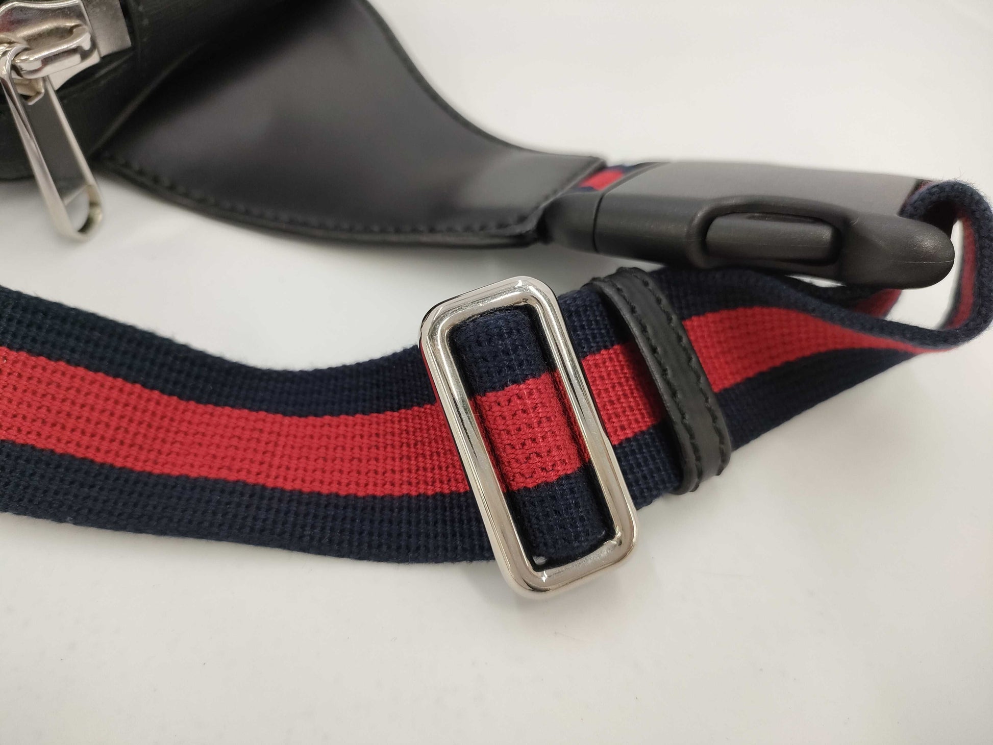 GUCCI GG Supreme Body Bag Bag