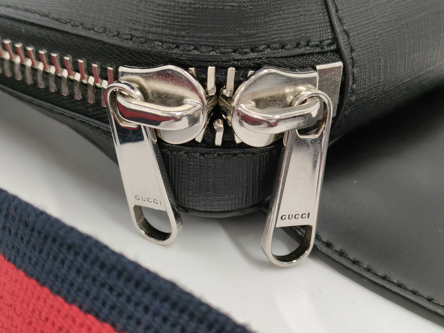 GUCCI GG Supreme Body Bag Bag