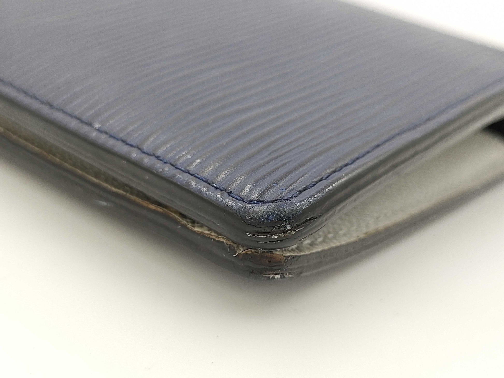 LOUIS VUITTON Epi Leather Portefeuille Brazza M81371 Wallet