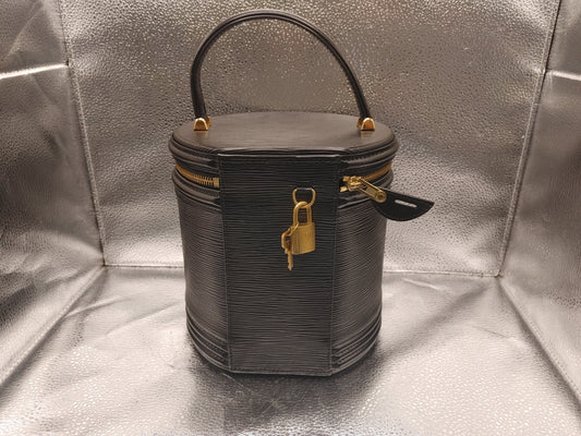 LOUIS VUITTON Epi Cannes M48032 A20915 Vertical Vanity Bag in Epi Leather Noir with Padlock, Key, and Pouch