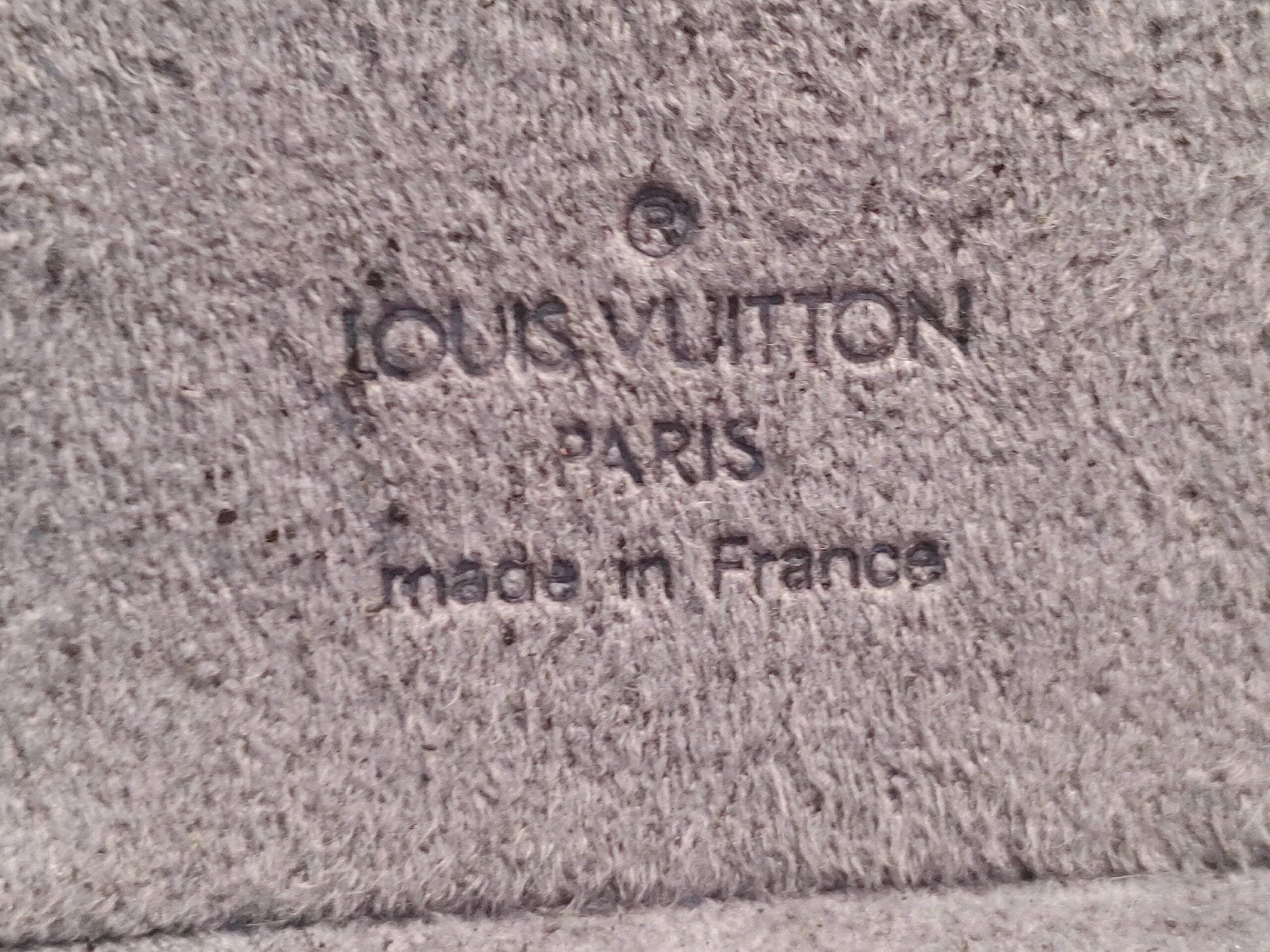 LOUIS VUITTON Epi Cannes M48032 A20915 Vertical Vanity Bag in Epi Leather Noir with Padlock, Key, and Pouch