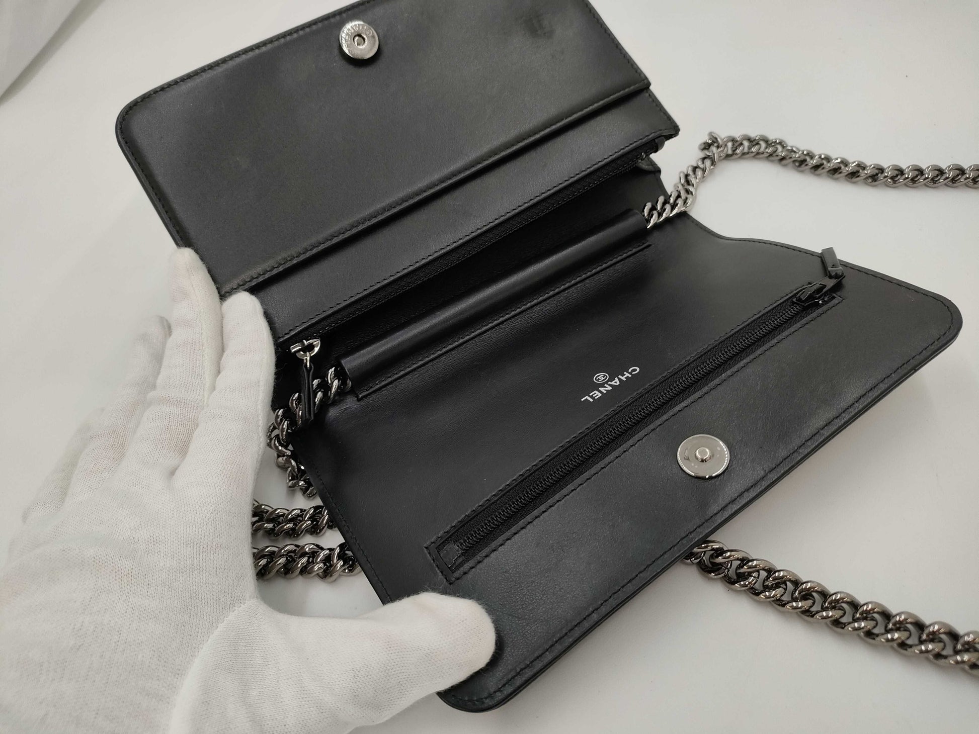 CHANEL Boy Chanel Caviar Skin Chain Wallet with Random Plate Shoulder Bag