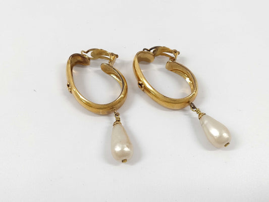 CHANEL Pearl Coco Mark Earrings with Rice