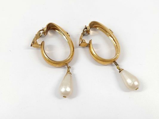 CHANEL Pearl Coco Mark Earrings with Rice