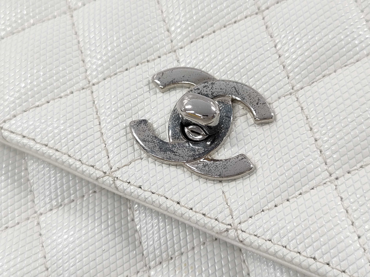 CHANEL Matelasse Plastic Chain Handbag