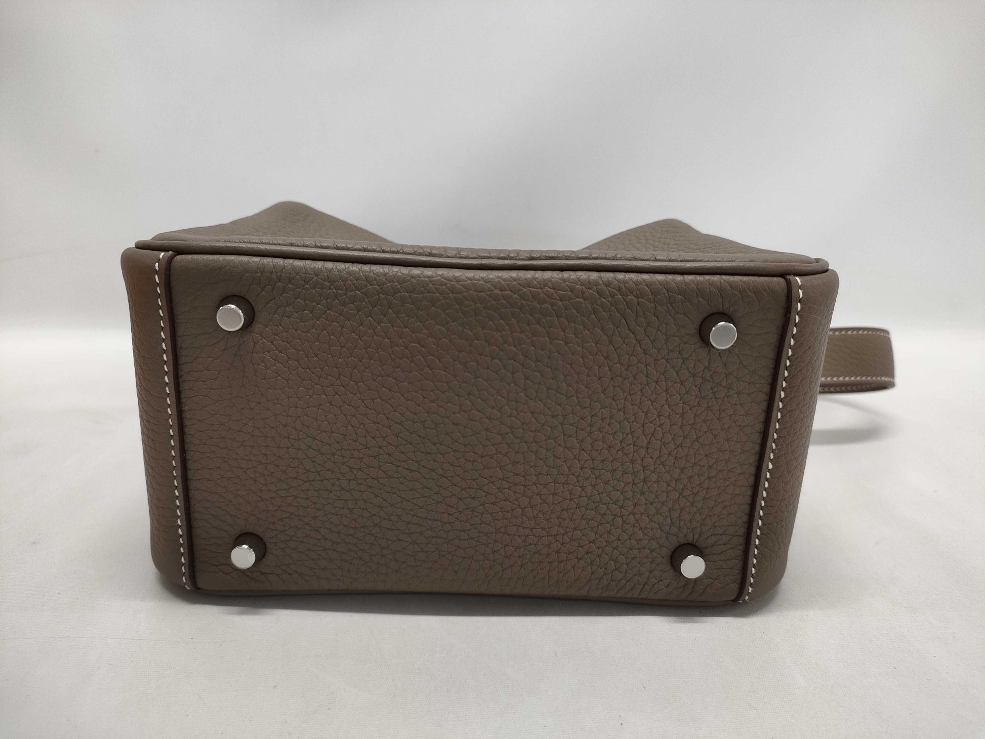 HERMES Lindy Mini Taurillon Etoupe Shoulder Bag with P Hardware and Double Stamp