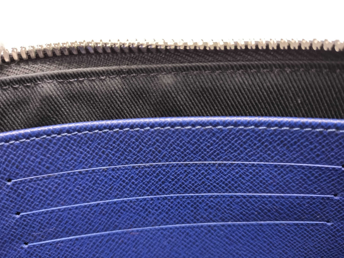 LOUIS VUITTON Taiga Rama Pochette Discovery PM Cobalt M30278 SP4119 Pouch