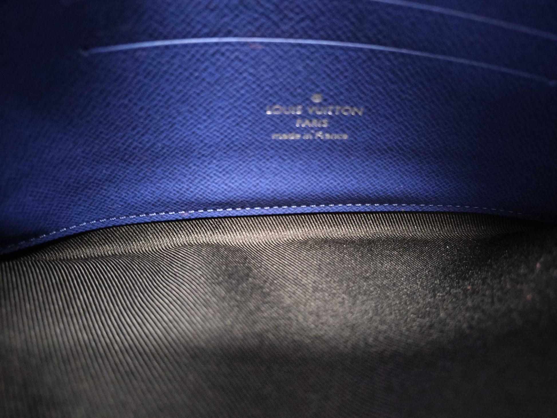 LOUIS VUITTON Taiga Rama Pochette Discovery PM Cobalt M30278 SP4119 Pouch