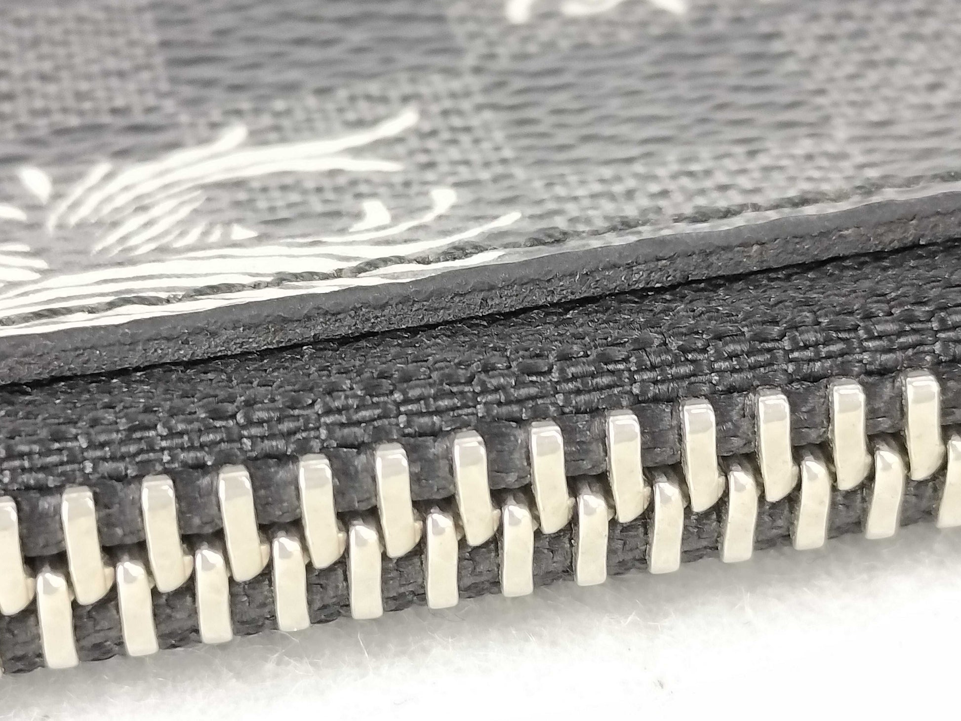 LOUIS VUITTON N61232 Damier Graphite Louis Vuitton Clutch Bag