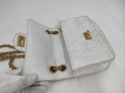 CHANEL shoulder bag