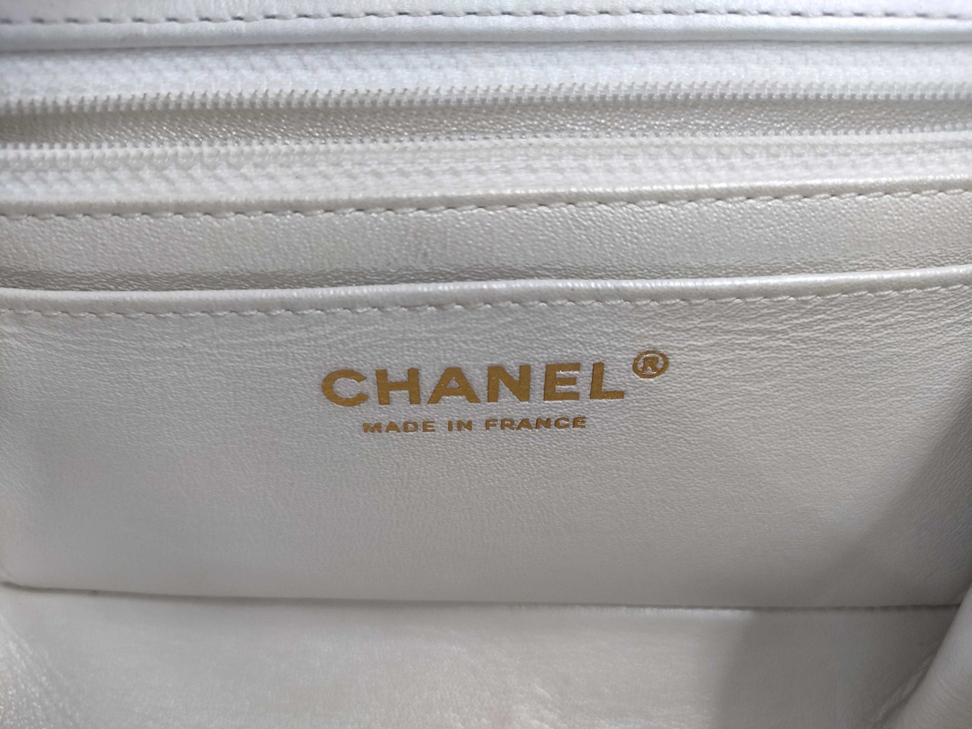 CHANEL shoulder bag
