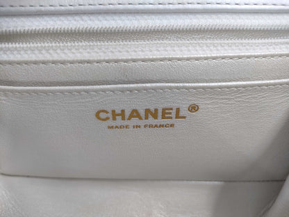 CHANEL shoulder bag