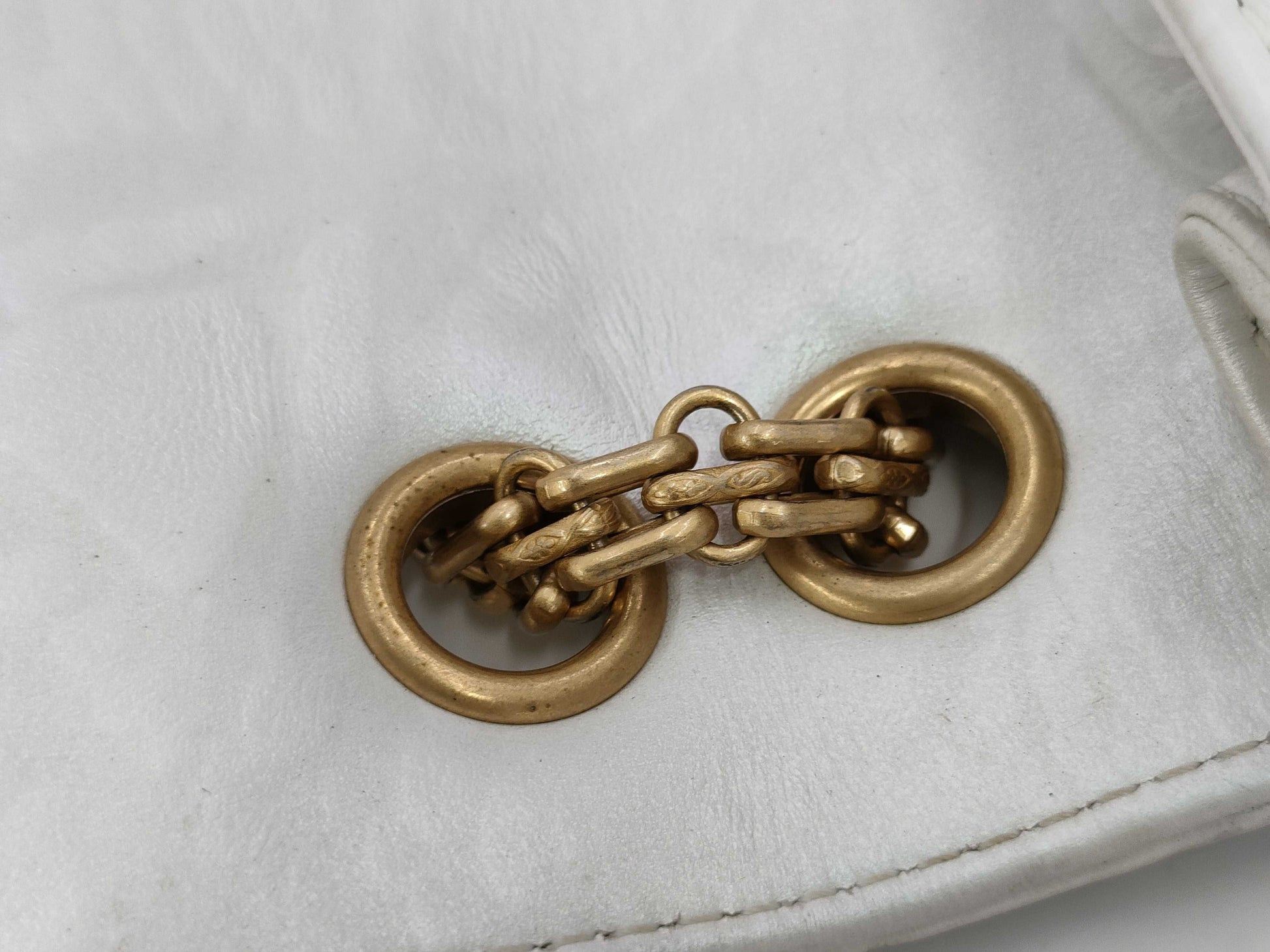 CHANEL shoulder bag