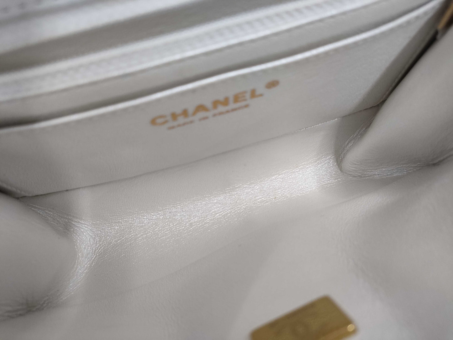 CHANEL shoulder bag
