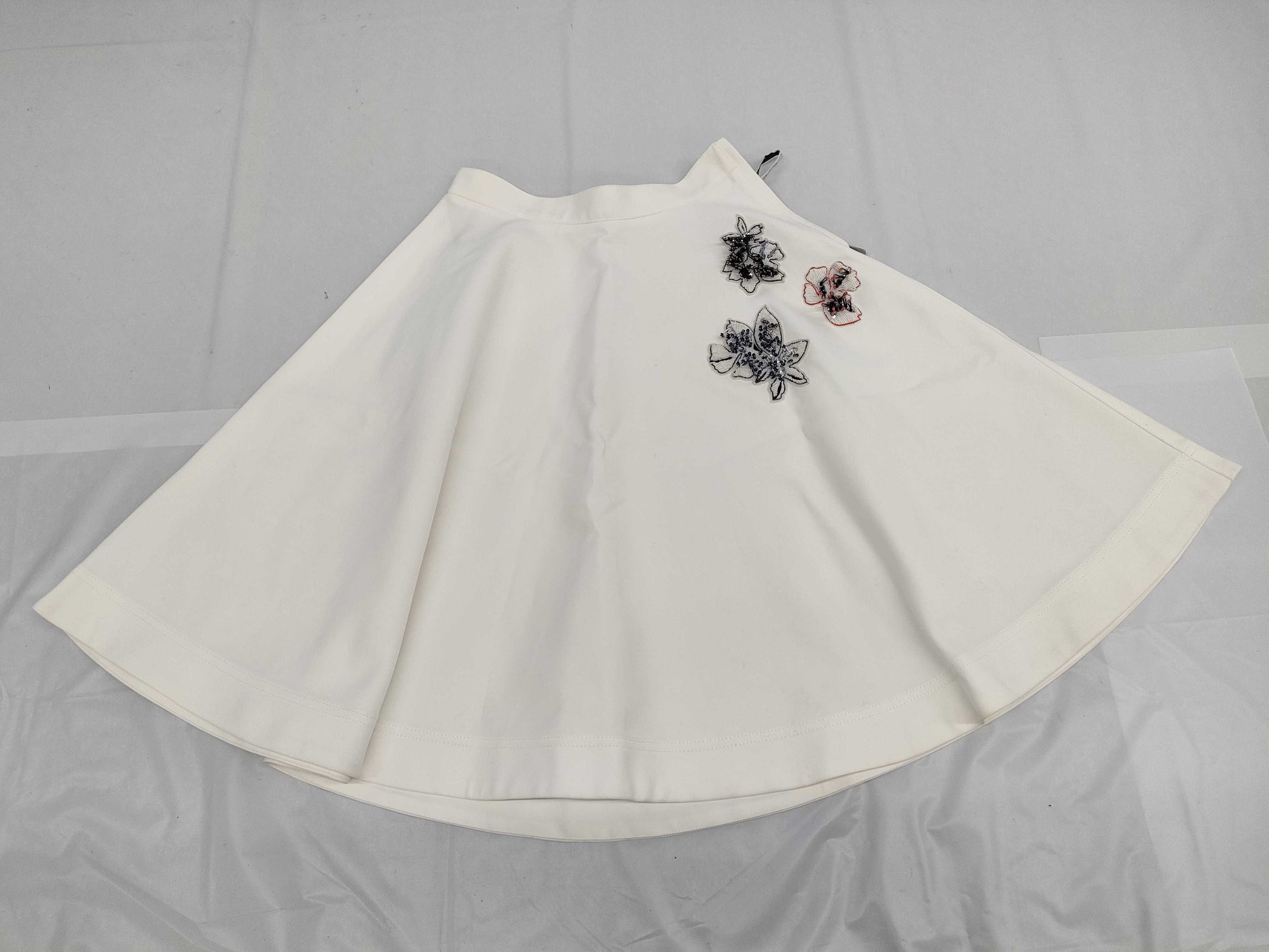 Dior Christian Dior Knee-Length Skirt with Embroidered Flowers, White, Size 38