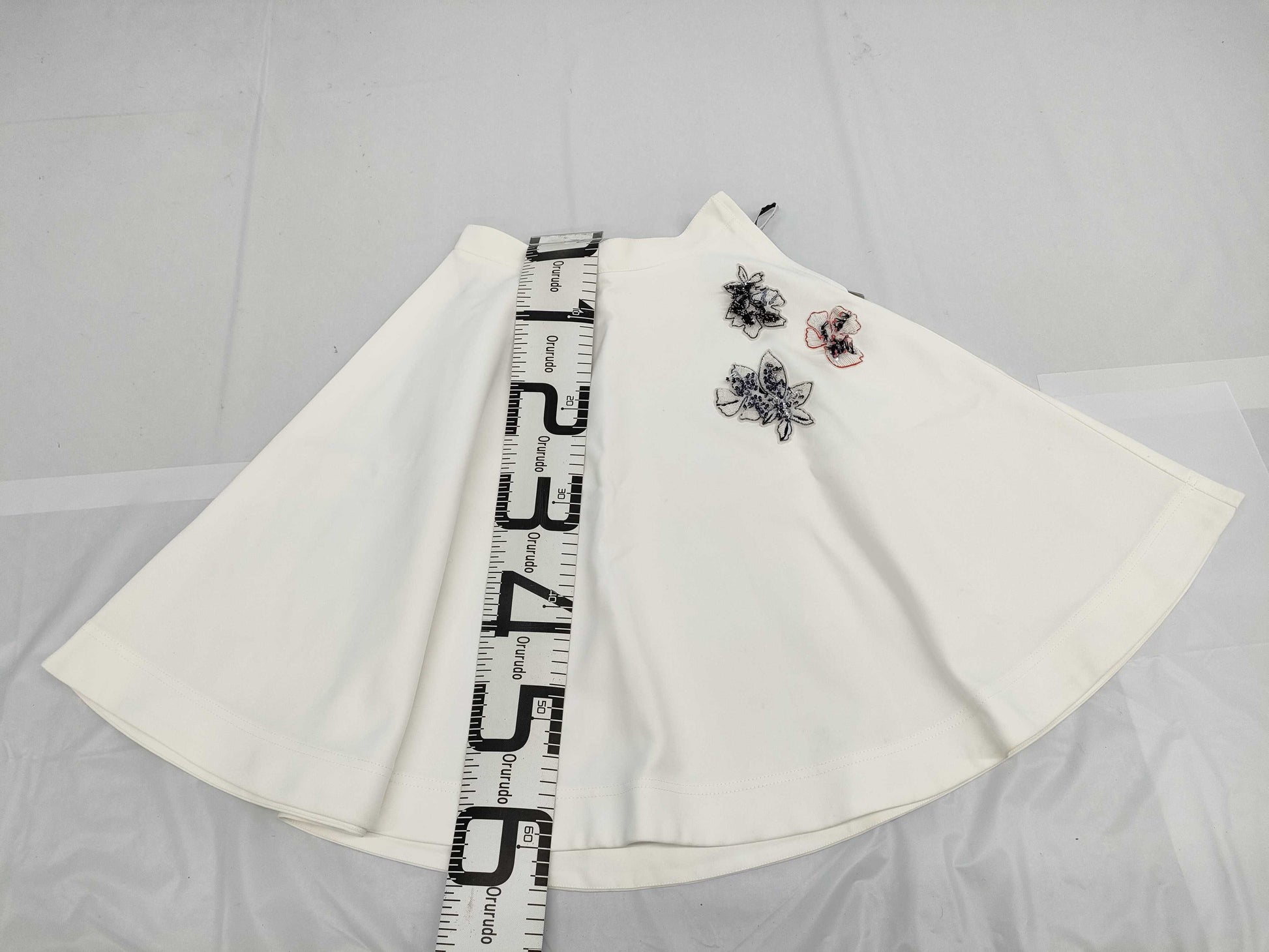 Dior Christian Dior Knee-Length Skirt with Embroidered Flowers, White, Size 38