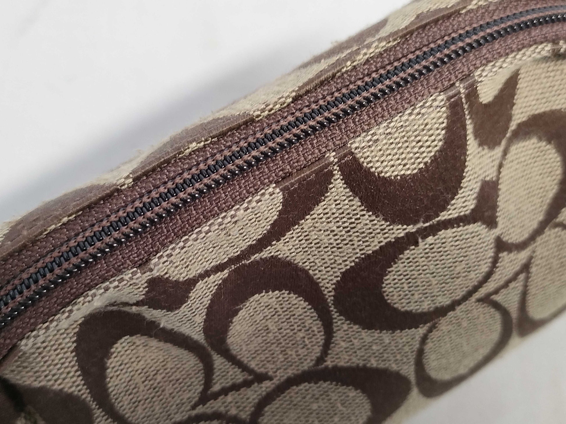 COACH Signature Coach Signature Pouch Pouch
