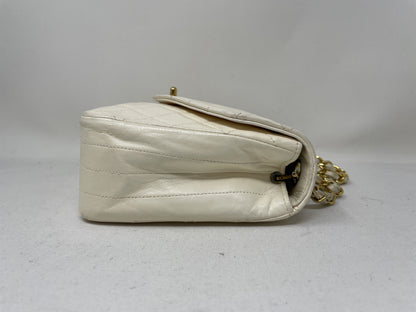 CHANEL CHANEL Matelasse Shoulder Bag Turn Lock White with Seal
