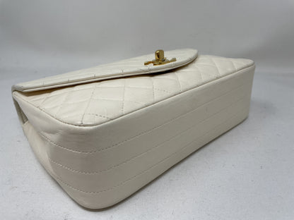 CHANEL CHANEL Matelasse Shoulder Bag Turn Lock White with Seal