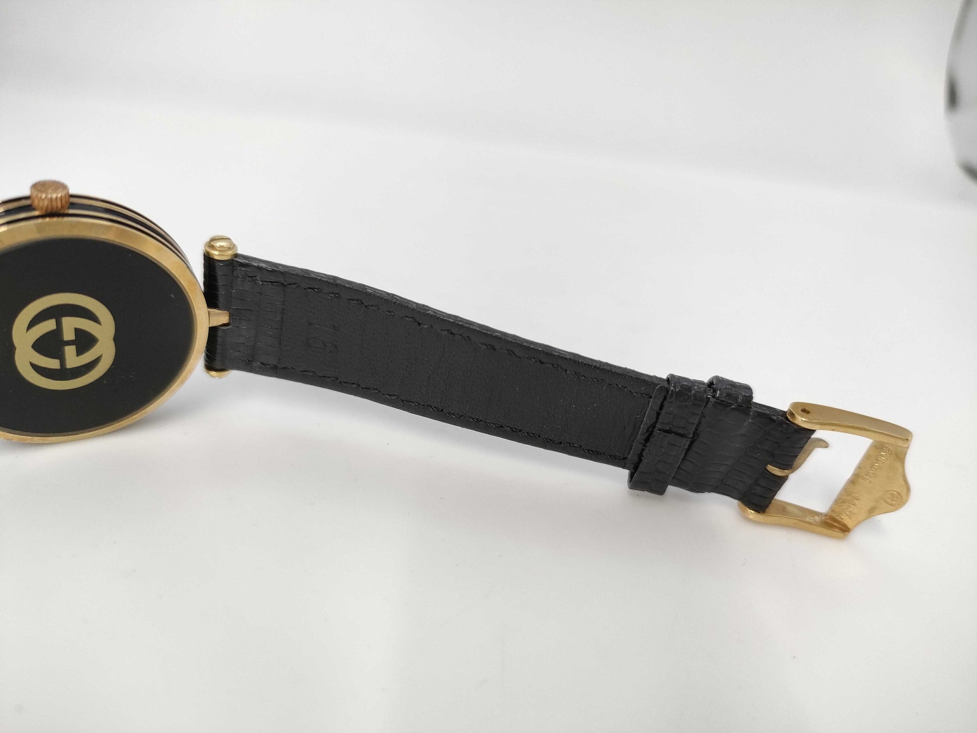 GUCCI Quartz Unmoving Women's Watch