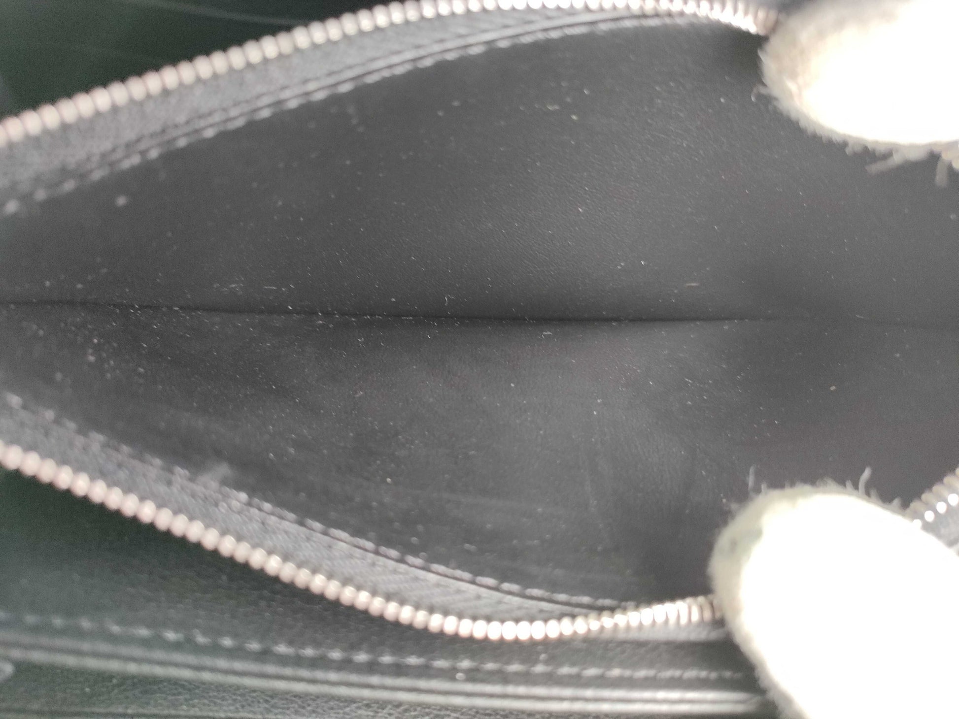 LOUIS VUITTON M61867 Mahina Louis Vuitton Zippy Wallet Noir Box Dust Bag Wallet