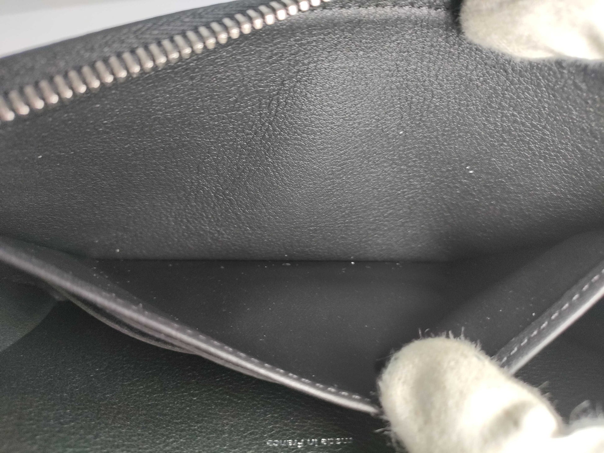 LOUIS VUITTON M61867 Mahina Louis Vuitton Zippy Wallet Noir Box Dust Bag Wallet