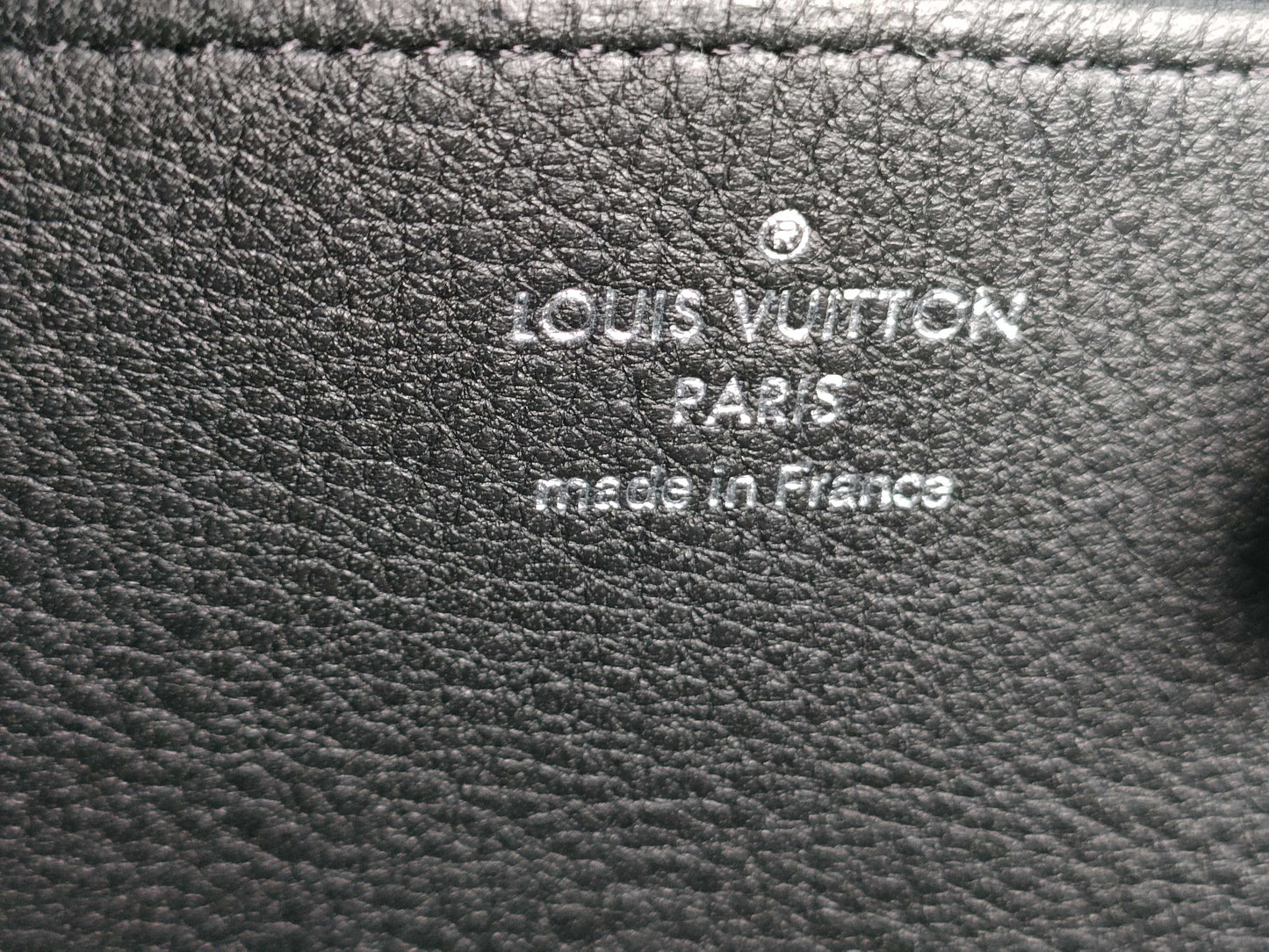 LOUIS VUITTON M61867 Mahina Louis Vuitton Zippy Wallet Noir Box Dust Bag Wallet