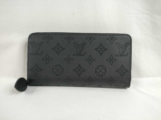 LOUIS VUITTON M61867 Mahina Louis Vuitton Zippy Wallet Noir Box Dust Bag Wallet