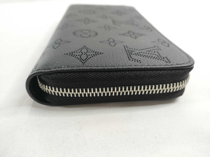 LOUIS VUITTON M61867 Mahina Louis Vuitton Zippy Wallet Noir Box Dust Bag Wallet