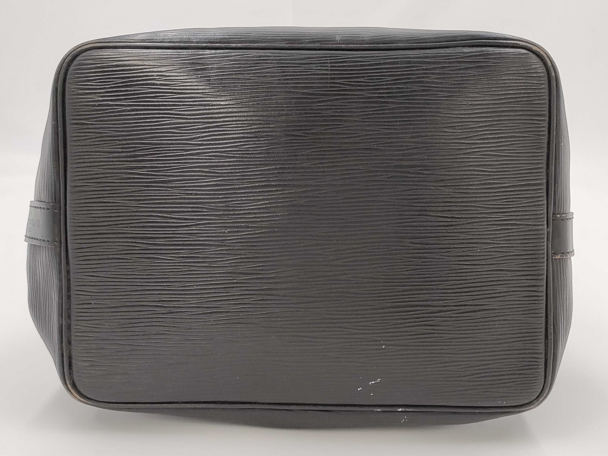 LOUIS VUITTON Petit Noe Epi Noir One-Shoulder Bag in Black Leather M44102/8906A2 Shoulder Bag