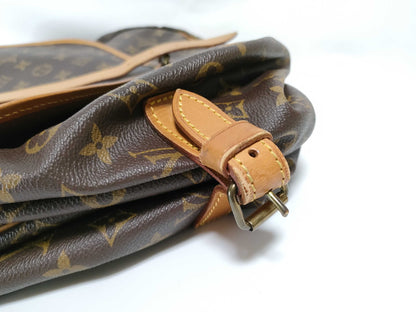 LOUIS VUITTON M42256 Monogram Louis Vuitton Saumur Monogram Shoulder Bag