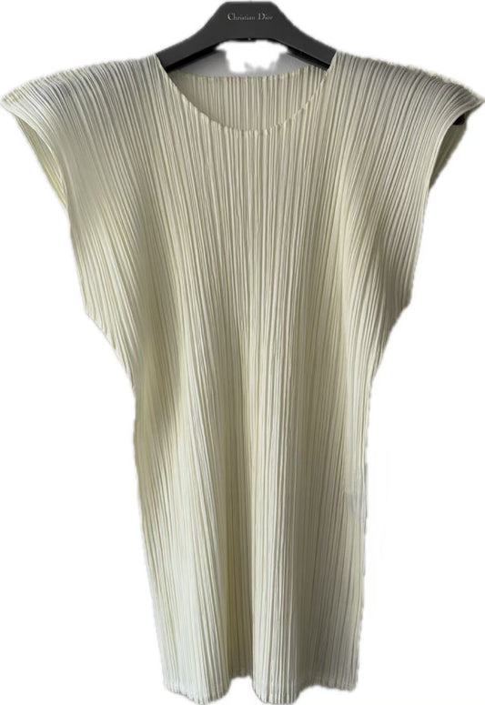 ISSEY MIYAKE PLEATS PLEASE creamy white top size 3 top