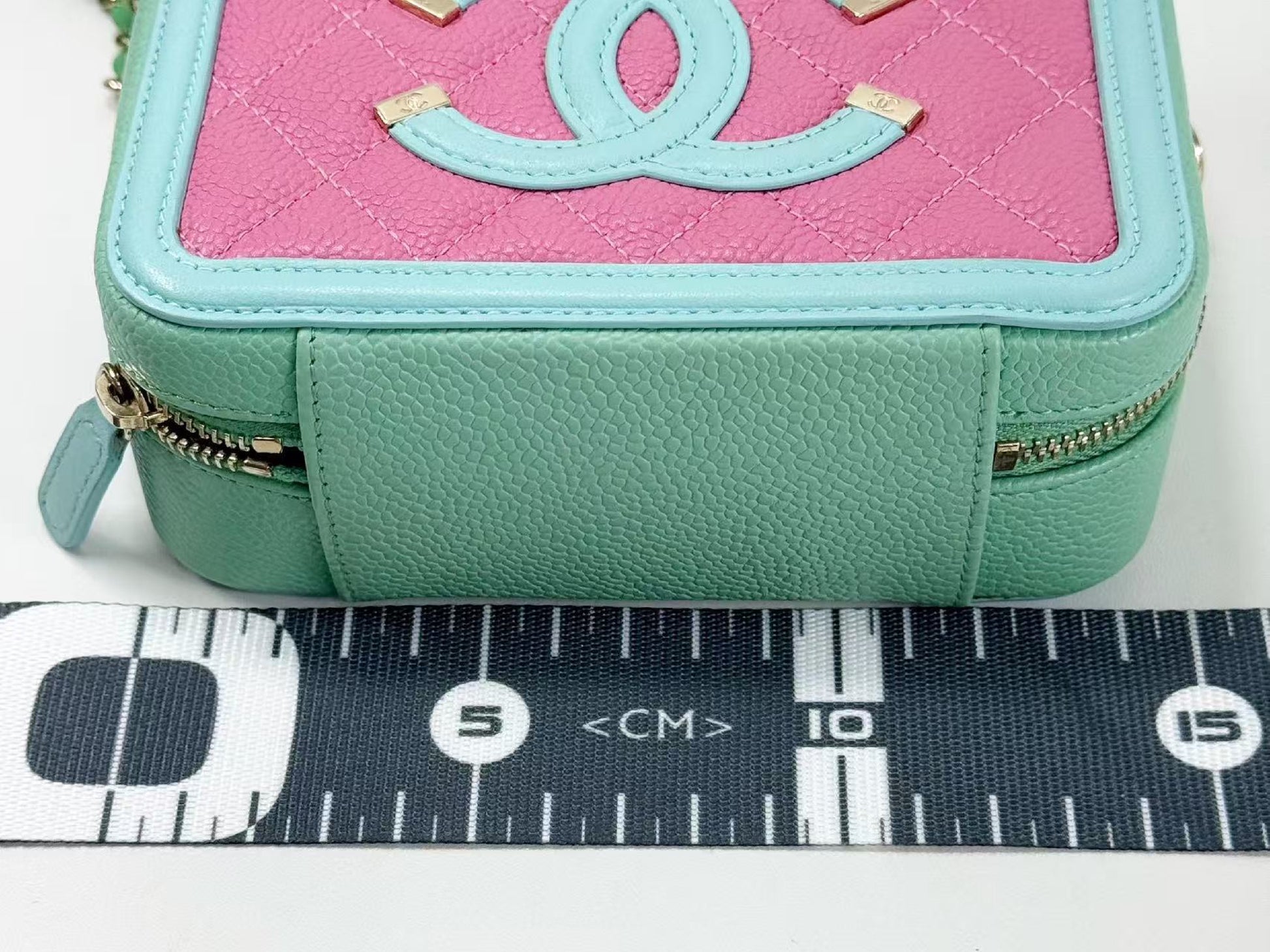 CHANEL CC Filigree Matelasse Caviar Leather Shoulder Bag in Pastel Multicolor, 15cm Wide, Approximately 27 Series, Gold Hardware, with Seal, 27017887