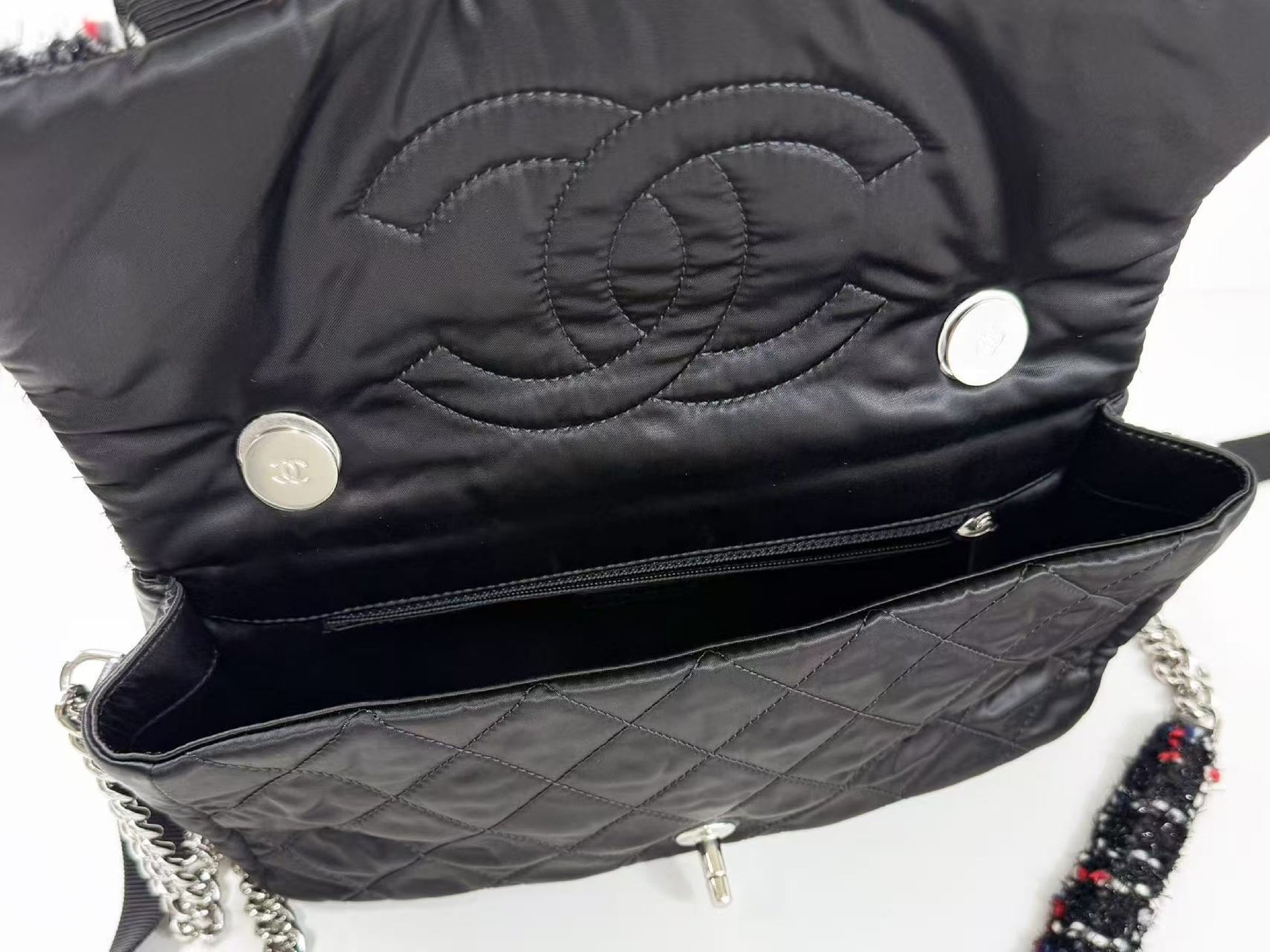 CHANEL Matelasse Black Lamé Tweed x Nylon Tanlock 2-Way Shoulder Bag, W26cm [Card and sticker included] Silver Hardware Shoulder Bag 24712517