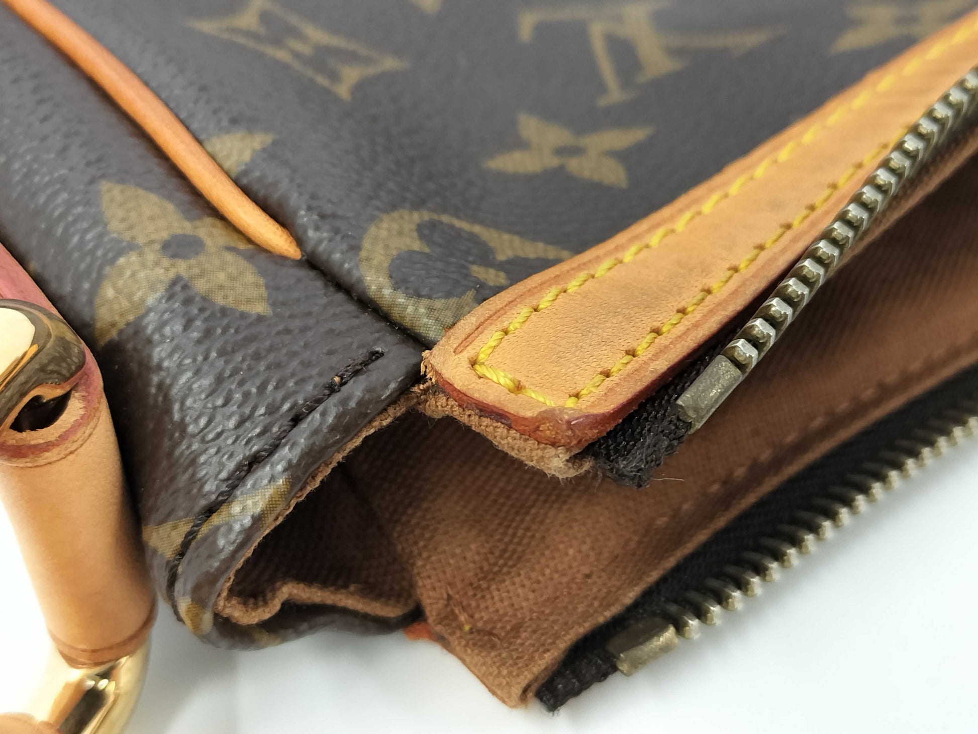 LOUIS VUITTON LV Monogram Shoulder Bag