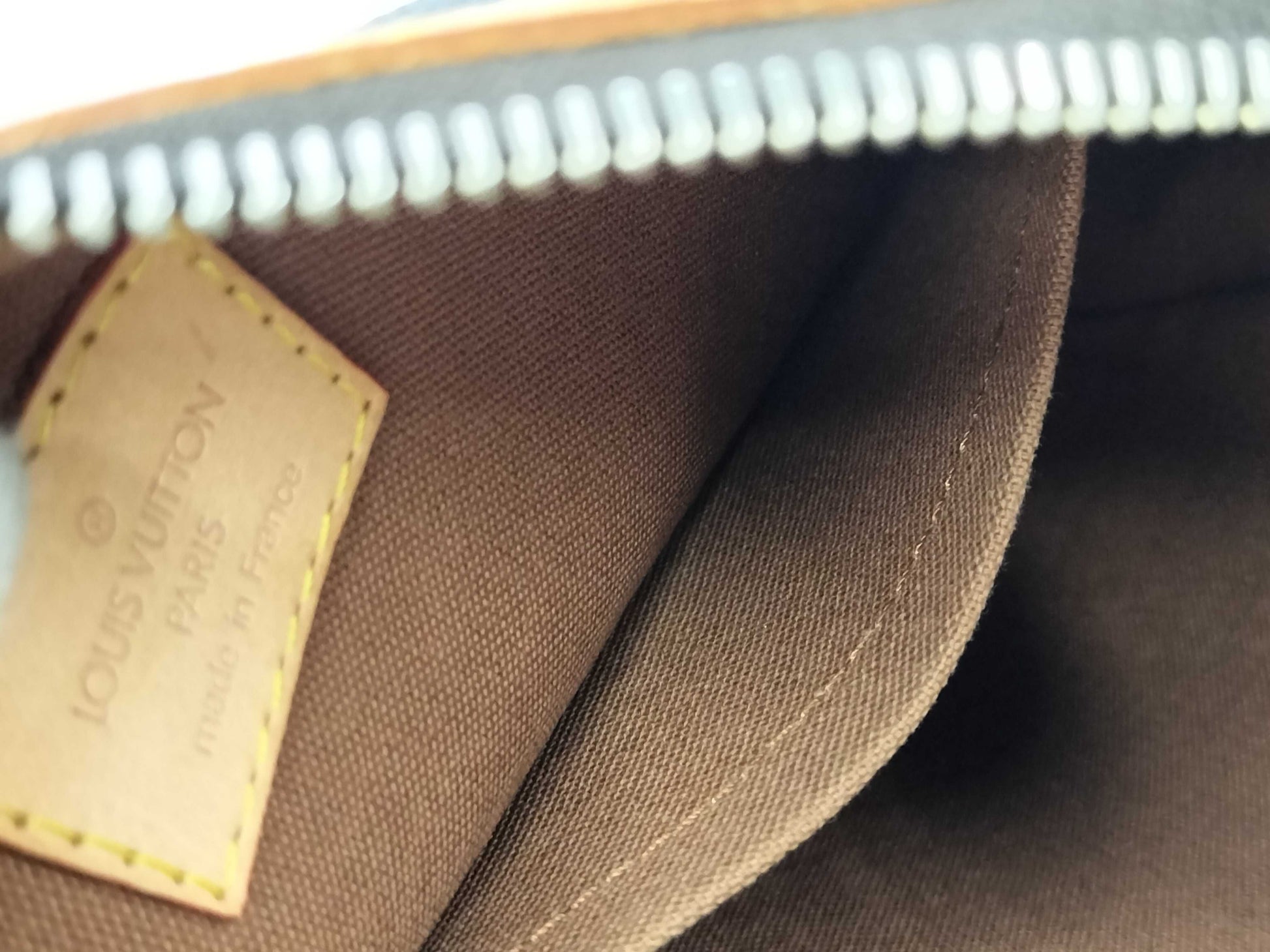 LOUIS VUITTON LV Monogram Shoulder Bag