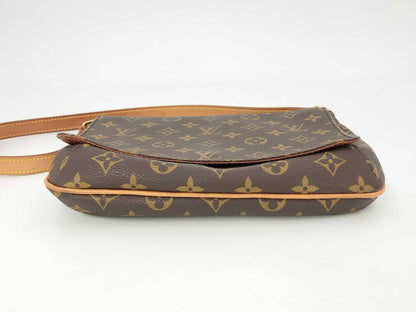 LOUIS VUITTON Monogram Shoulder Bag