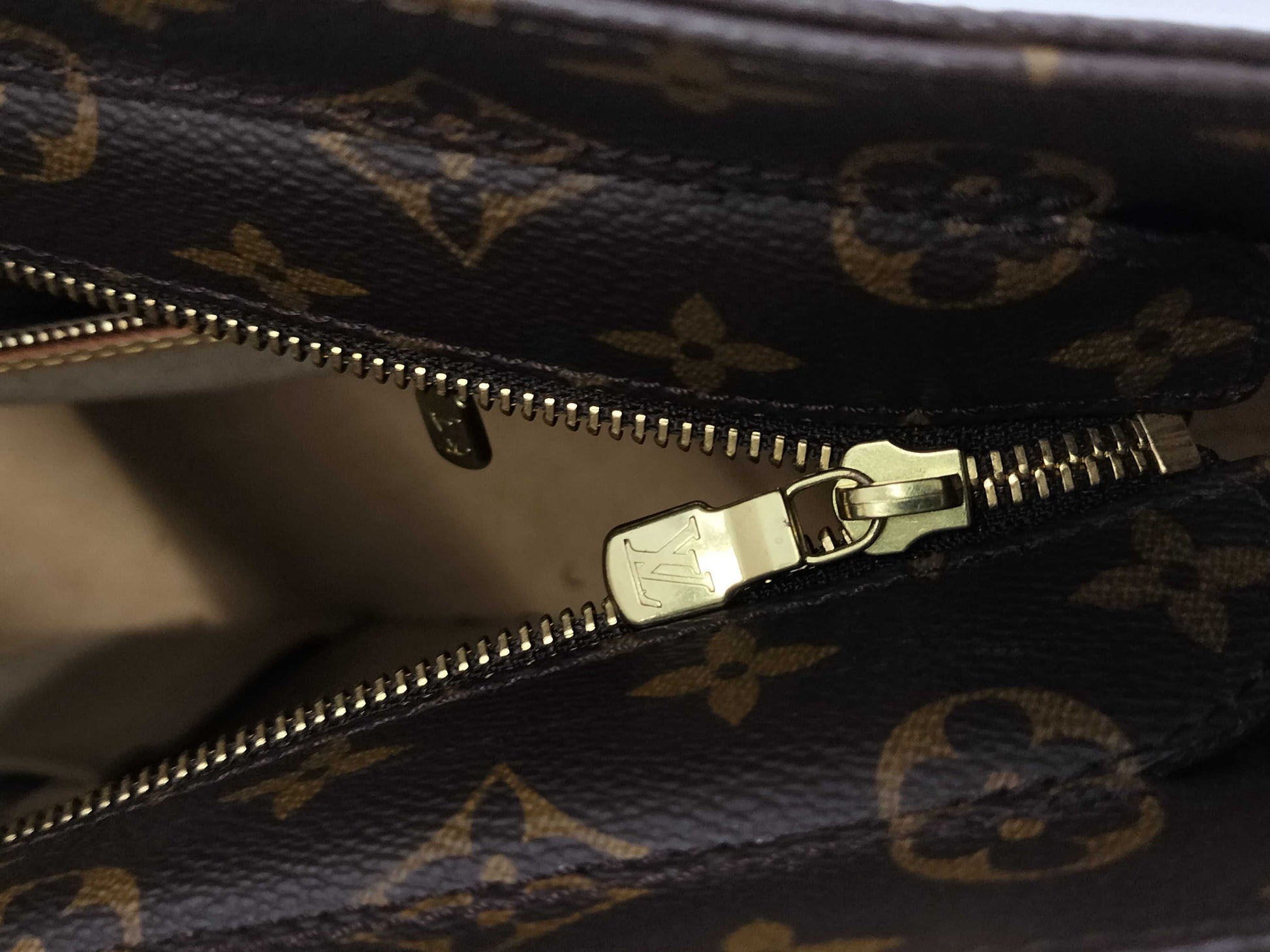 LOUIS VUITTON Monogram Shoulder Bag Tote Bag