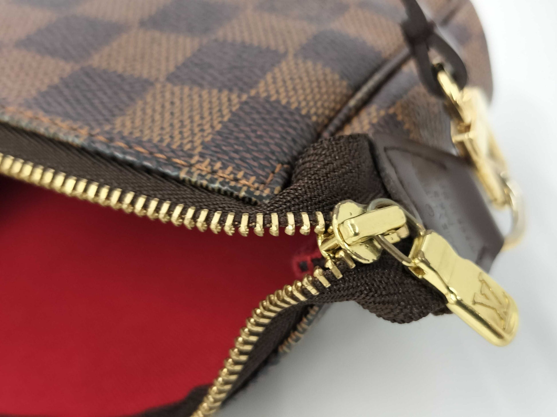 LOUIS VUITTON Damier bag pouch