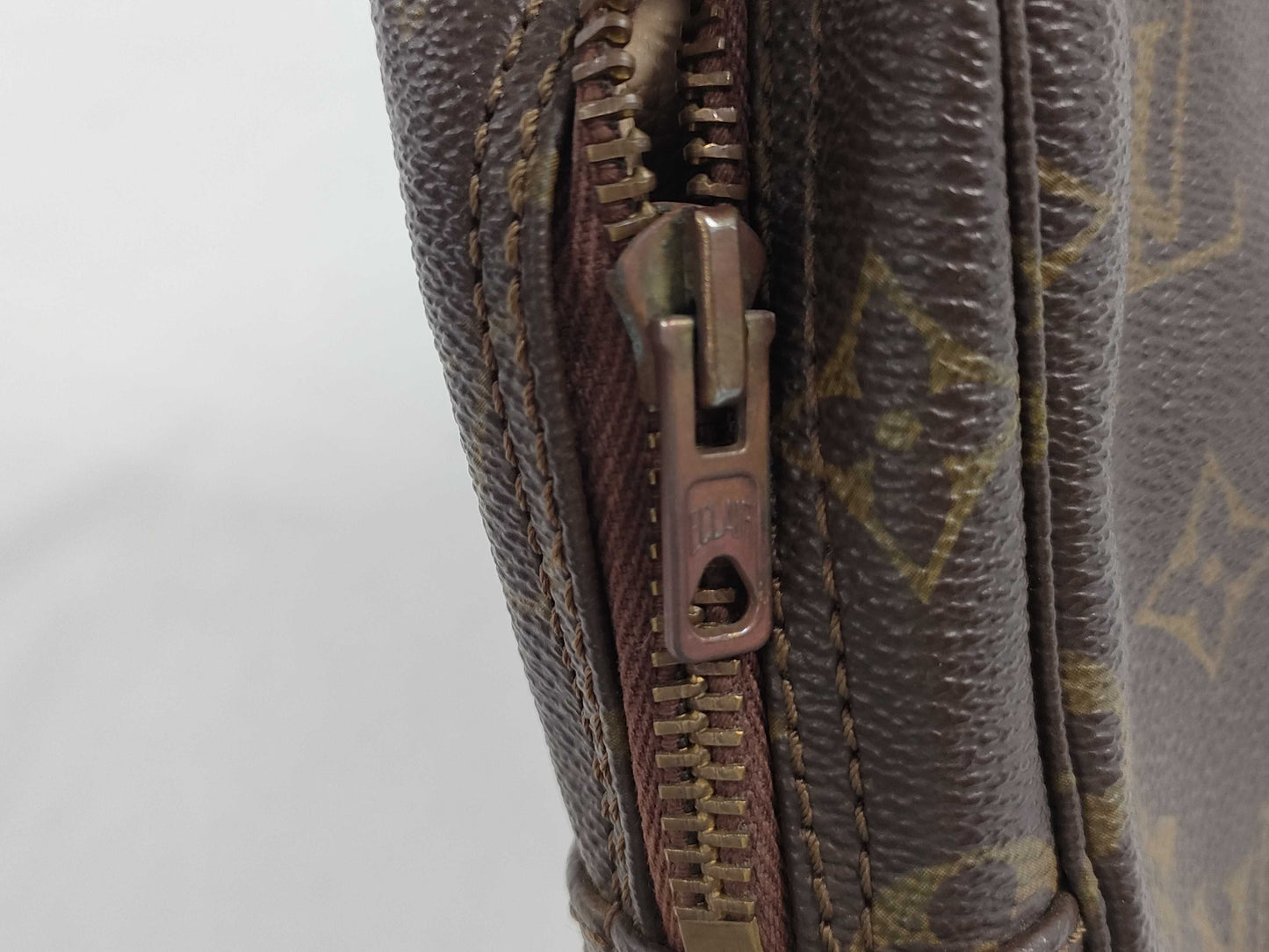 LOUIS VUITTON True Toilet 23 Pouch
