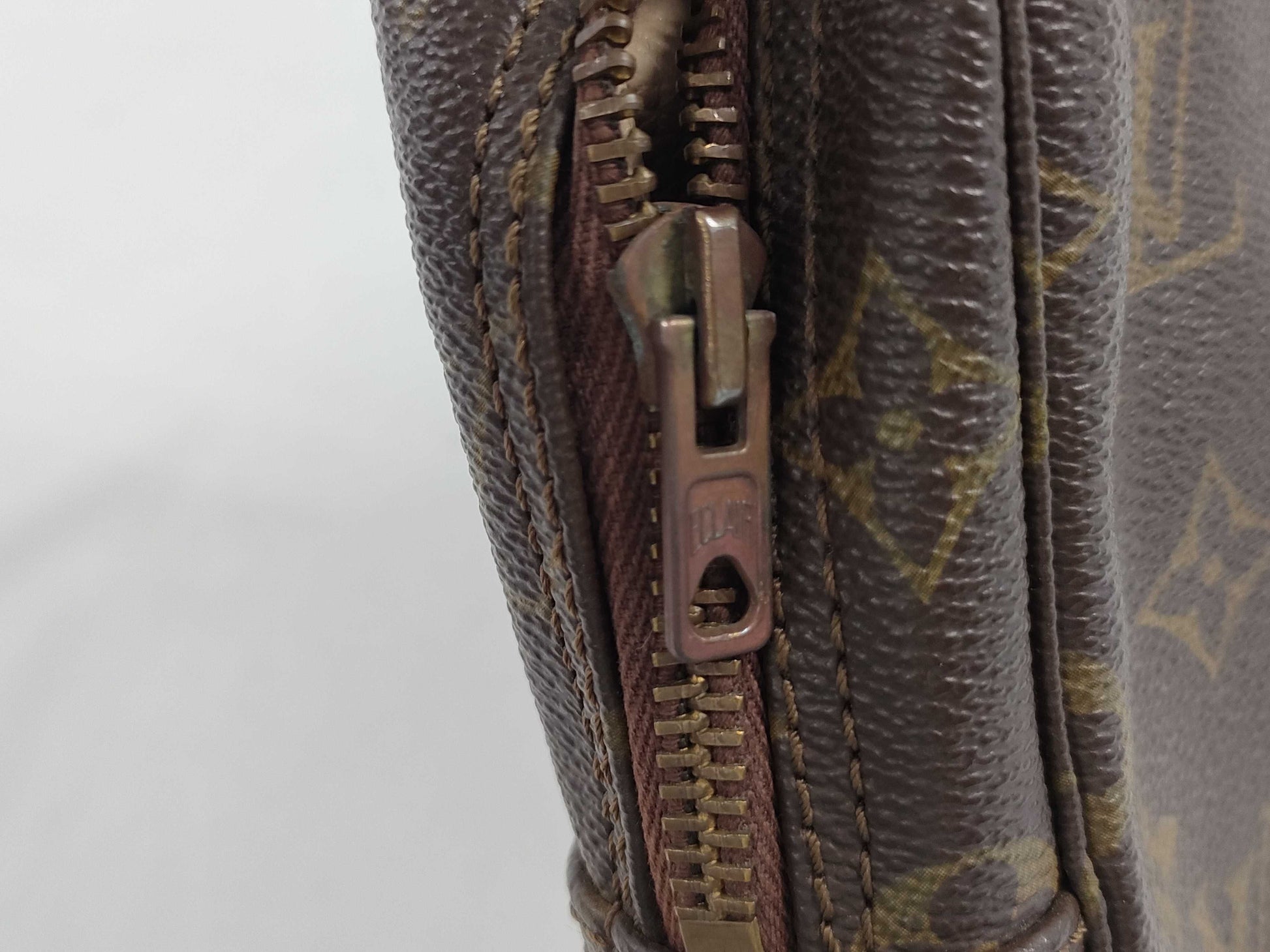 LOUIS VUITTON True Toilet 23 Pouch