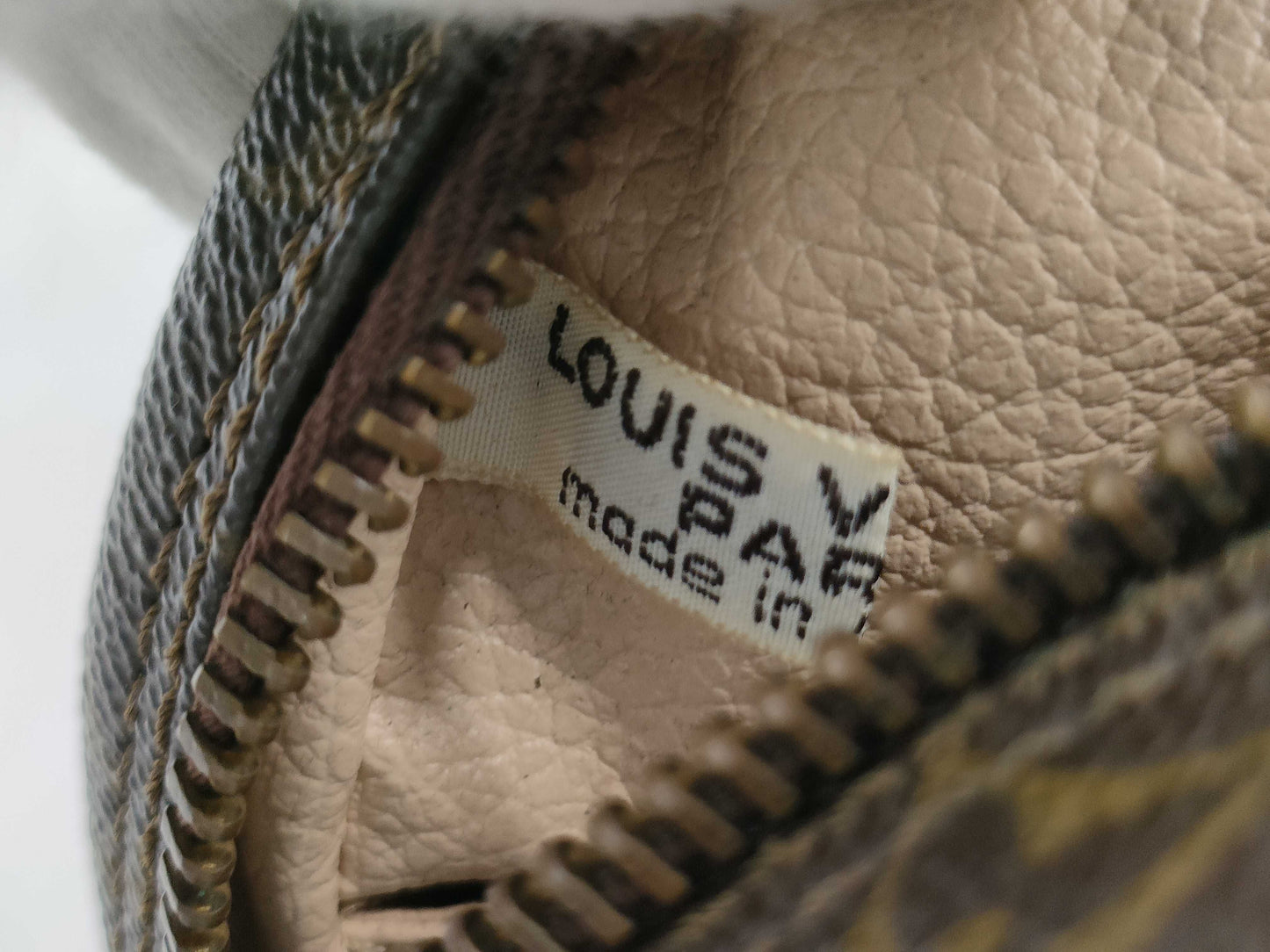 LOUIS VUITTON True Toilet 23 Pouch