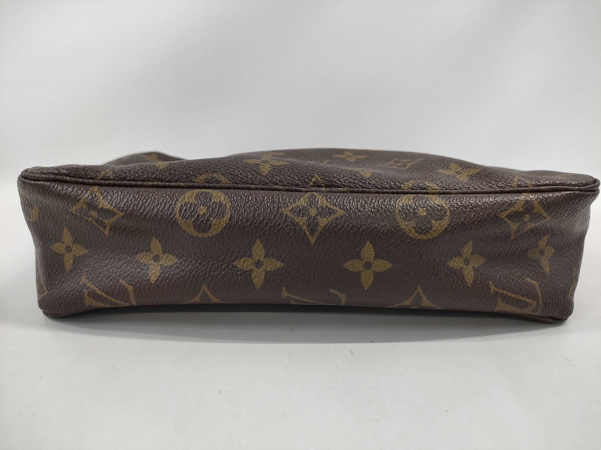 LOUIS VUITTON True Toilet 23 Pouch